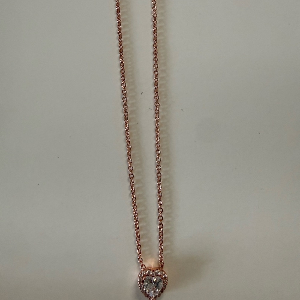 New With No Box Pandora Sparkling Heart Collier Necklace Rose Gold